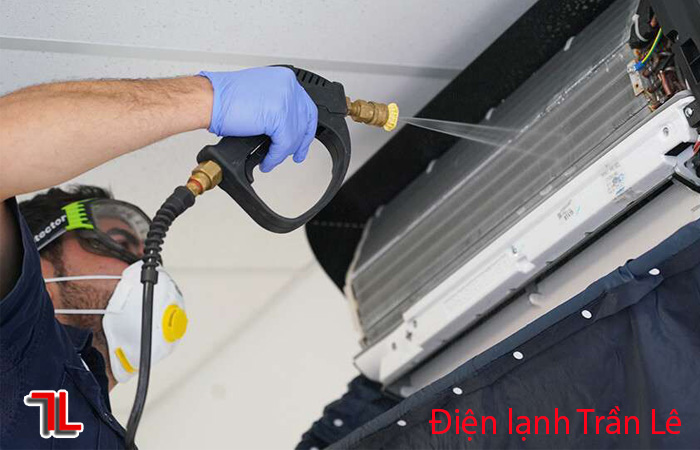 Ve-sinh-may-lanh-quan-1-3