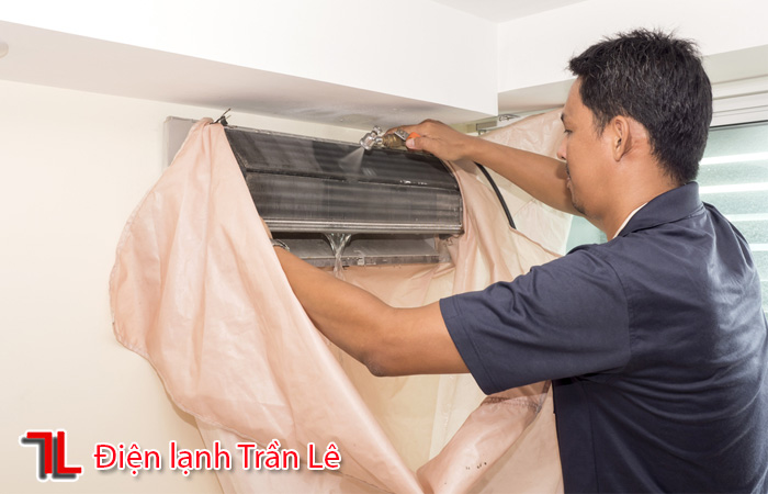 Ve-sinh-may-lanh-quan-1-4