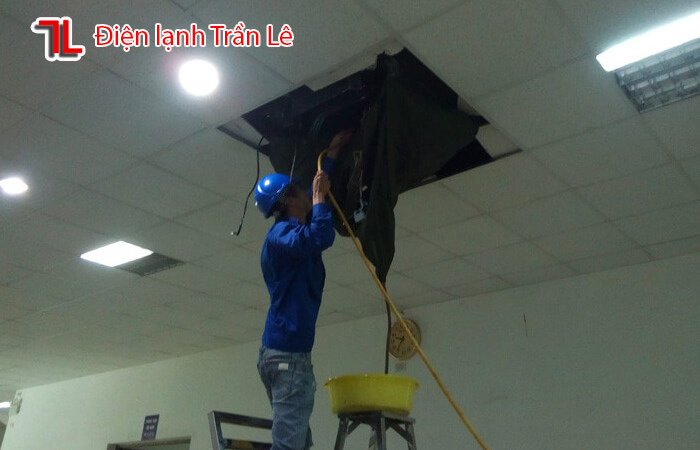 Dịch Vụ Vệ Sinh Máy Lạnh Tại Nhà Quận 11 Chất Lượng Nhất TPHCM 17 Ve-sinh-may-lanh-quan-11-4