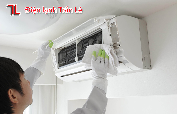 Ve-sinh-may-lanh-quan-2-1