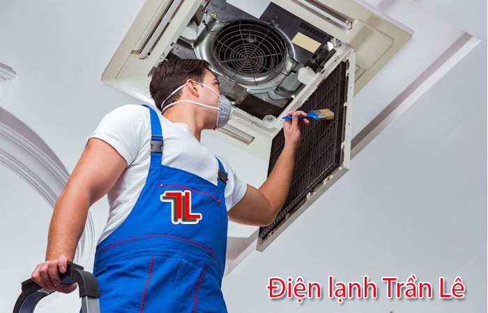 Ve-sinh-may-lanh-quan-2-4