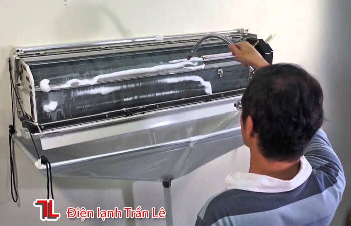 Ve-sinh-may-lanh-quan-5-3