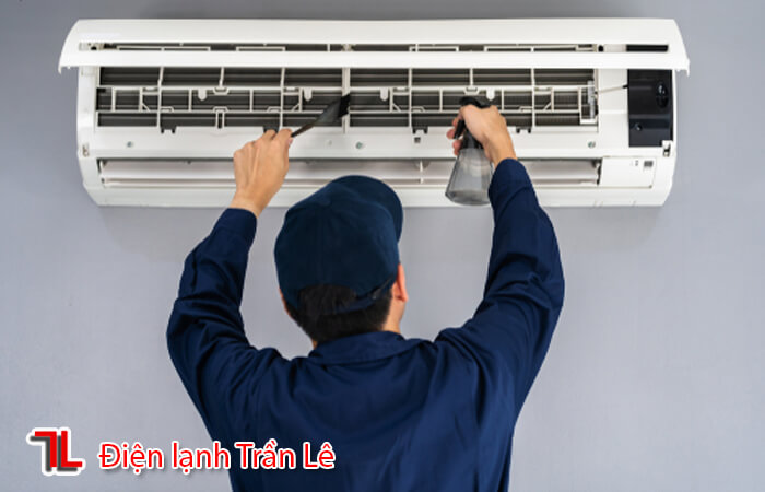 Ve-sinh-may-lanh-quan-5-4