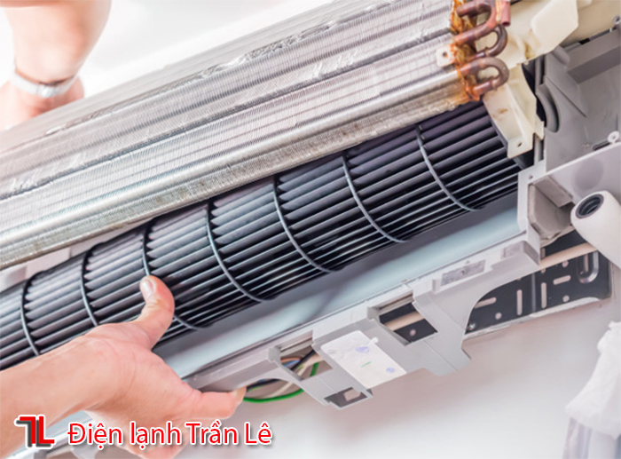 Ve-sinh-may-lanh-quan-Tan-Phu-1