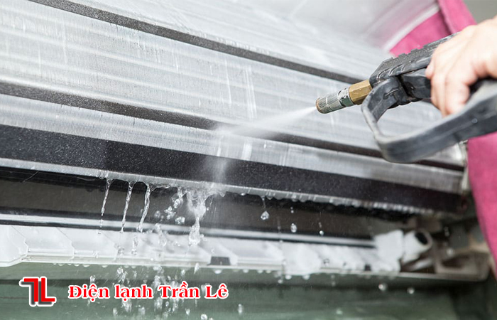 Ve-sinh-may-lanh-quan-go-vap-4