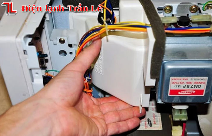 Cầu chì lò vi sóng mua ở đâu? 3 Cau-chi-lo-vi-song-mua-o-dau-3