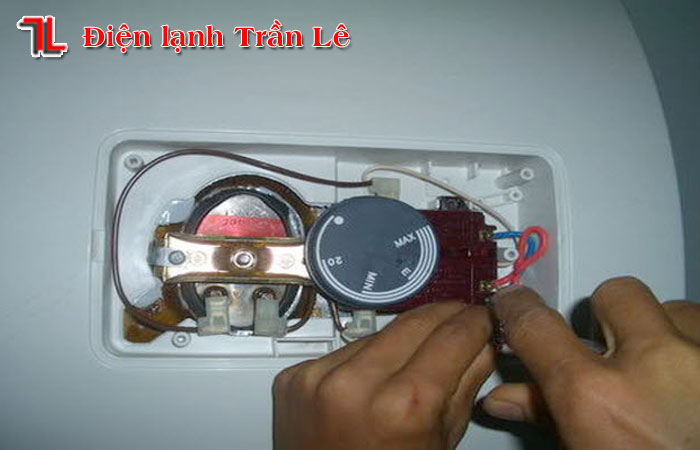 Gia-thay-linh-kien-may-nuoc-nong-truc-tiep-gian-tiep-4