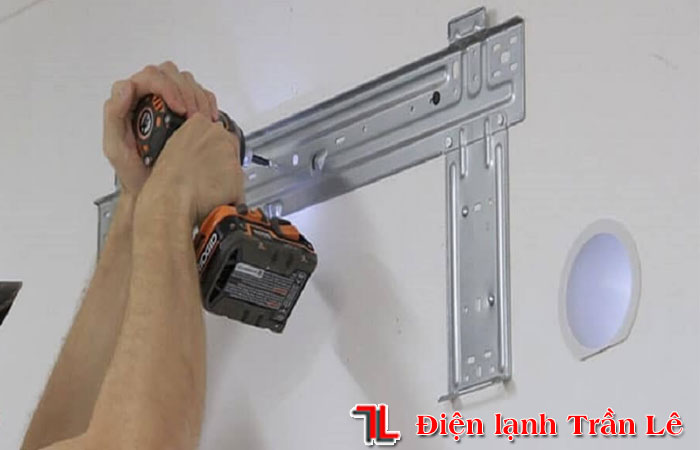 Hướng dẫn cách đấu dây điện và ống đồng máy lạnh 4 Huong-dan-cach-dau-day-dien-va-ong-dong-may-lanh-4