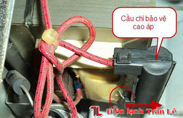 Hướng dẫn thay cầu chì lò vi sóng cực dễ 4 Huong-dan-thay-cau-chi-lo-vi-song-4