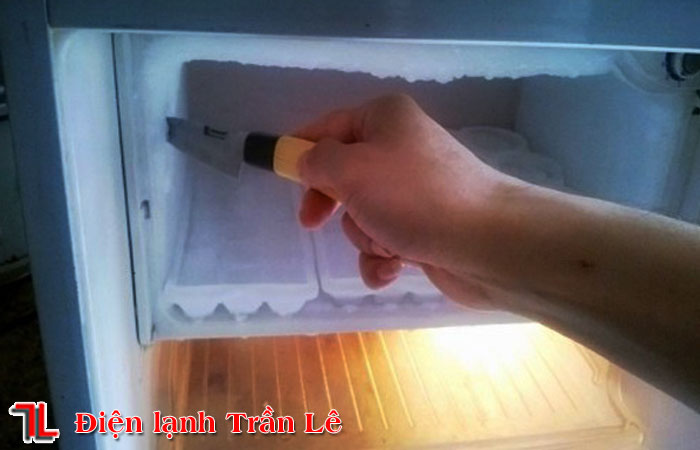 Tu-lanh-mini-bi-thung-ngan-da-sua-bao-nhieu-tien-2