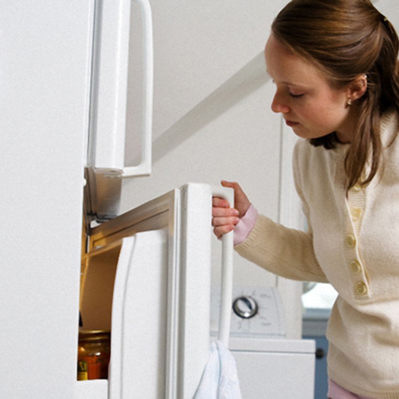 Mách Bạn Cách Xử Lý Tủ Lạnh Không Đông Đá Nhanh Chóng Và Hiệu Quả 2 Sử dụng sai cách khiến ngăn đá không thể làm đông