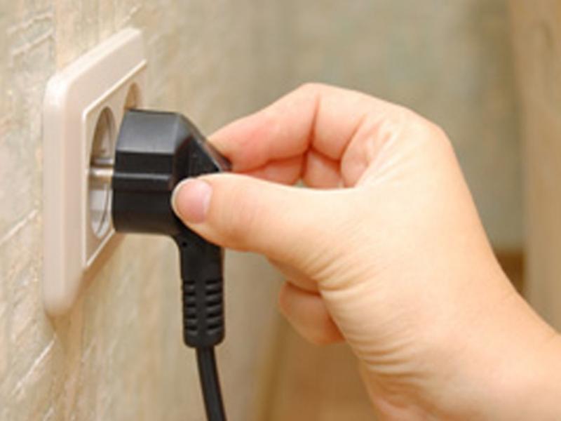 Nguyên nhân và cách khắc phục lỗi máy giặt không lên nguồn 2 kiểm tra nguồn điện