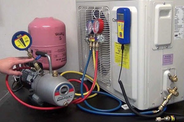 Máy Lạnh Bị Chảy Nước Có Tốn Điện Không? Cách Khắc Phục 4 Máy Lạnh Bị Chảy Nước Có Tốn Điện Không? Cách Khắc Phục