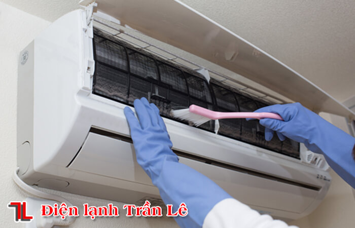 Ve-sinh-may-lanh-tai-Hoc-Mon-1