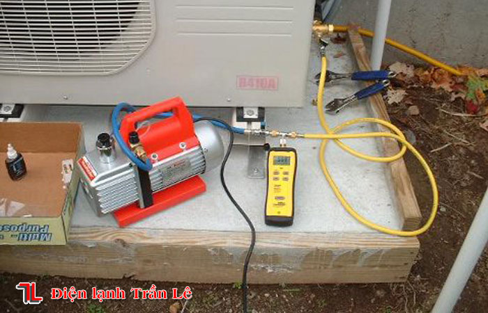 Hút chân không trong lắp đặt máy lạnh theo điện lạnh Trần Lê 4 hut-chan-khong-trong-lap-dat-may-lanh
