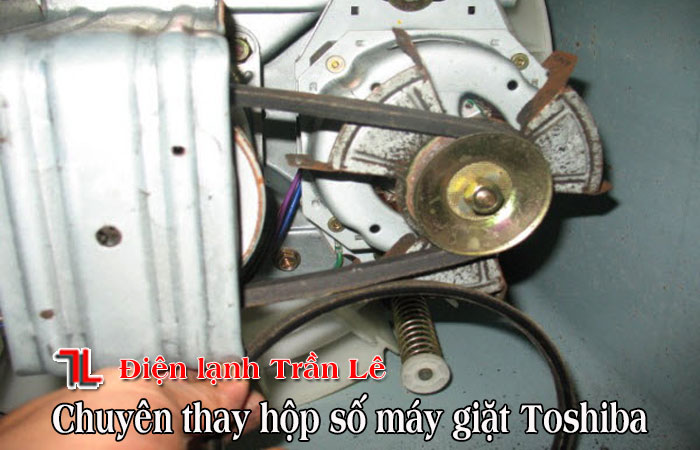 Bao-gia-thay-hop-so-may-giat-toshiba-1