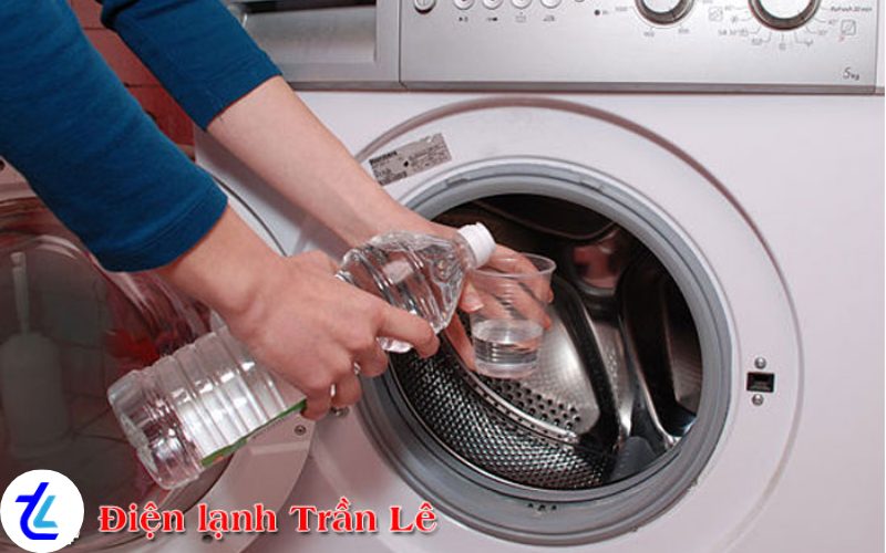 Vệ sinh máy giặt cửa trước chỉ 1 NỐT nhạc 3 Vệ sinh máy giặt cửa trước