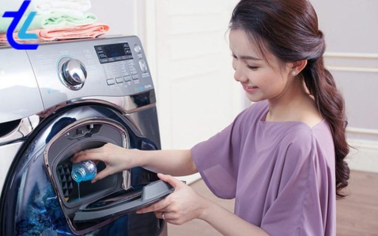 Sửa dụng nước xả sai cách