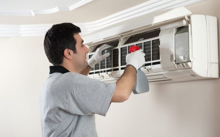 Điều hòa chạy không ra nước